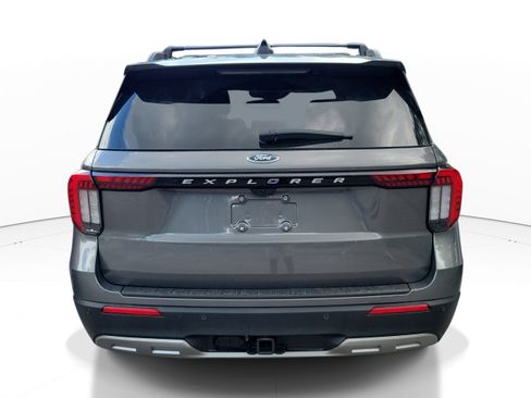Used 2026 Ford Explorer Active w/ Active Comfort Package RWD image 4