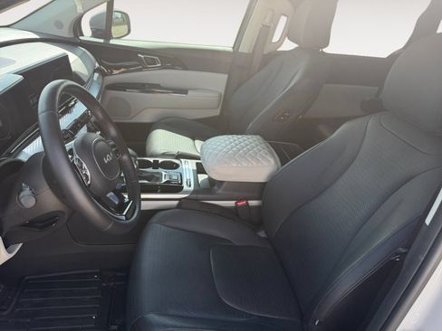 Used 2024 Kia Carnival SX Prestige FWD image 9