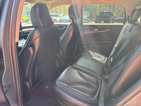 Used 2022 Lincoln Nautilus Reserve w/ Luxury Package AWD/4WD image 10