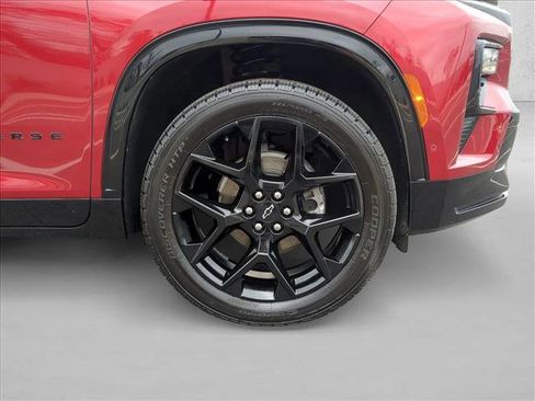 Used 2024 Chevrolet Traverse RS image 24