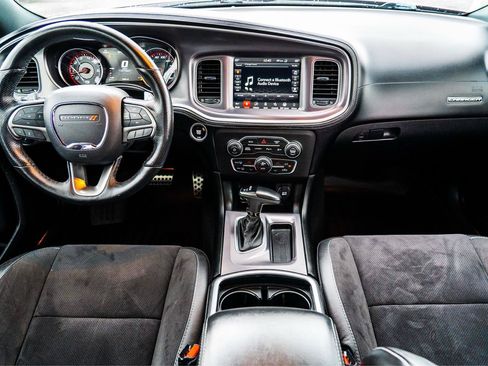 Used 2019 Dodge Charger Scat Pack w/ Dynamics Package RWD image 26