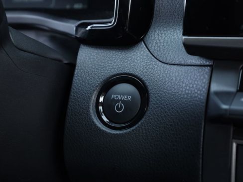 Used 2025 Toyota Camry LE image 14