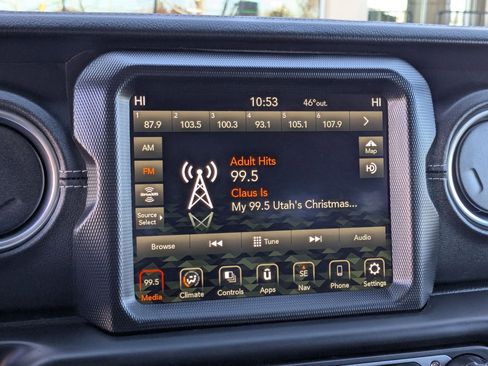 Used 2023 Jeep Wrangler Sahara image 19