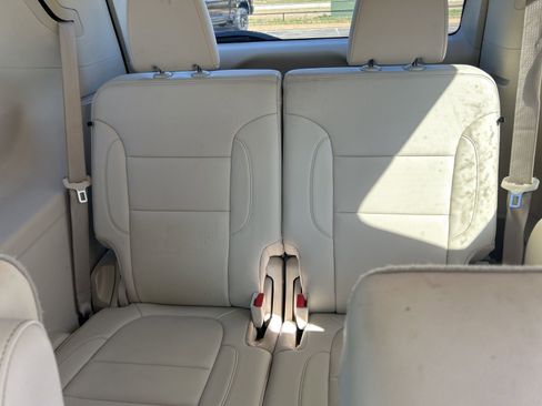 Used 2022 GMC Acadia Denali w/ Denali Technology Package image 14