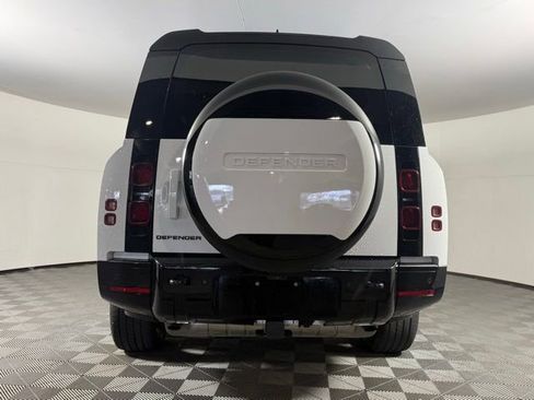 Used 2024 Land Rover Defender 130 X-Dynamic SE image 7