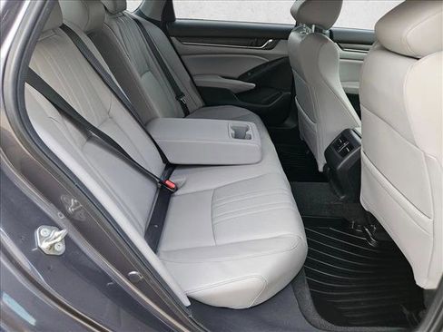 Used 2018 Honda Accord Touring image 18