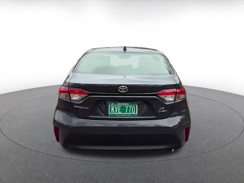 Used 2025 Toyota Corolla LE image 12