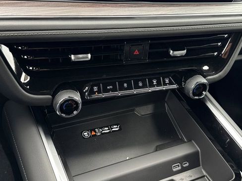 New 2026 Chevrolet Suburban Z71 AWD/4WD image 22