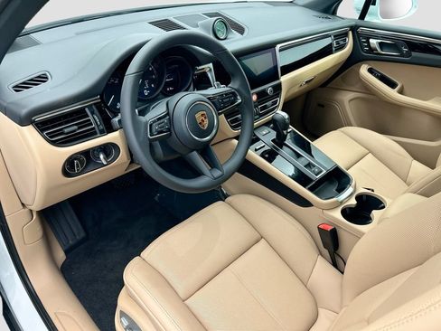 Used 2026 Porsche Macan AWD/4WD image 4