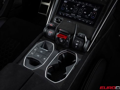 Used 2024 Lamborghini Urus Performante AWD/4WD image 40