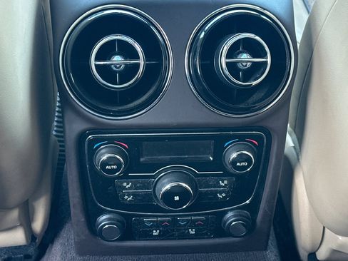 Used 2015 Jaguar XJ L Portfolio image 43