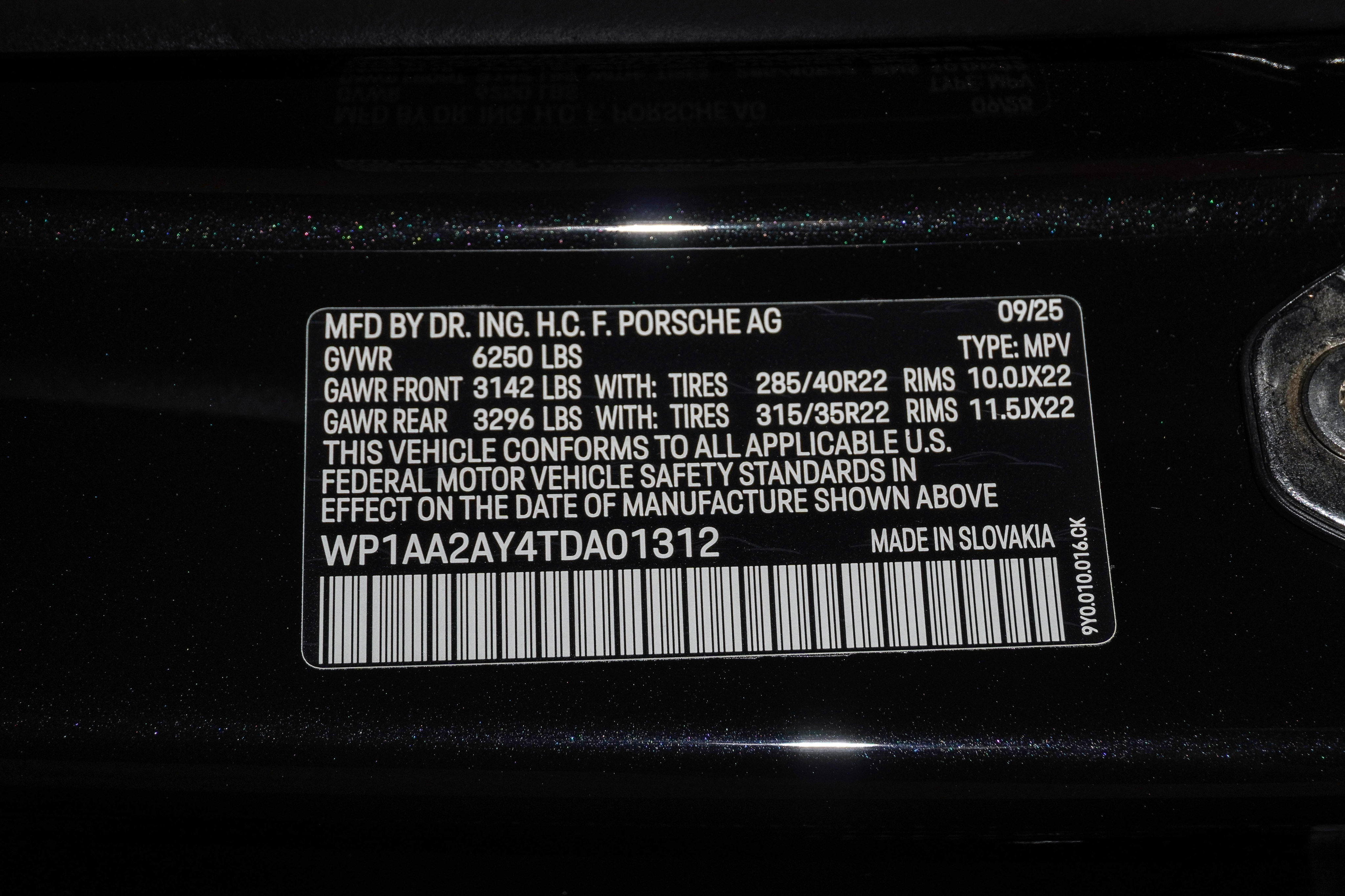 Certified 2026 Porsche Cayenne AWD/4WD image 30
