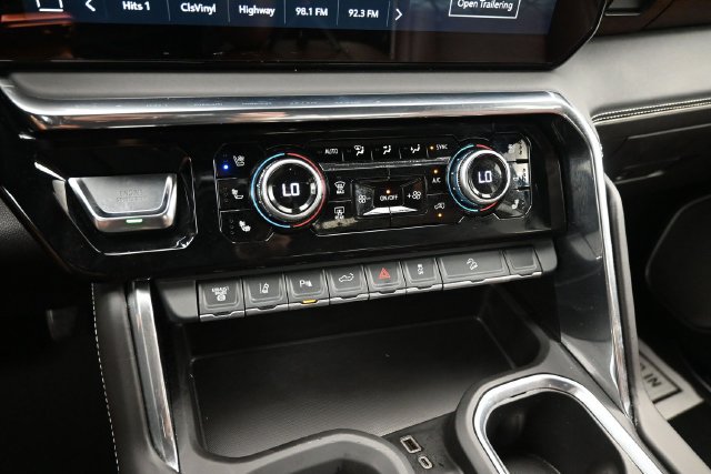 Used 2025 GMC Sierra 3500 Denali Ultimate AWD/4WD image 9