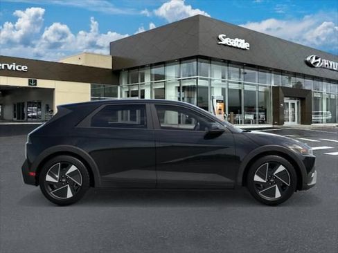 New 2026 Hyundai Ioniq 5 SE RWD image 7