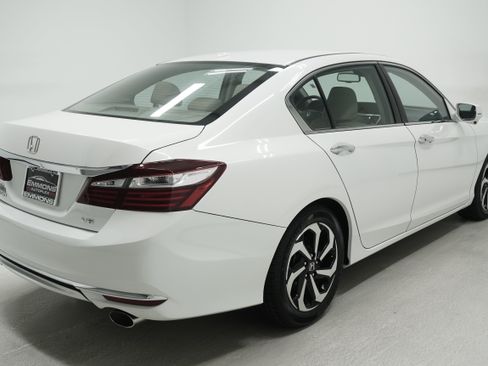 Used 2016 Honda Accord EX-L image 4