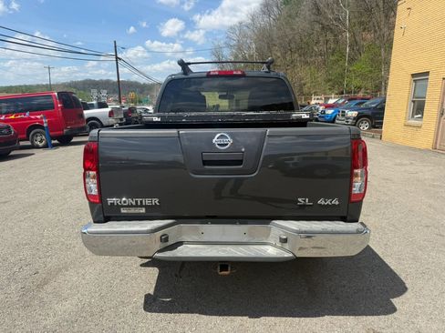Used 2011 Nissan Frontier SL w/ Moonroof Pkg image 7