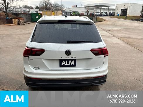 Used 2024 Volkswagen Tiguan SE image 7