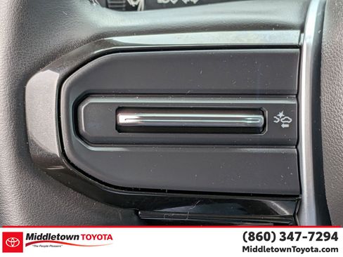 Used 2023 Chevrolet Colorado LT w/ Advanced Trailering Package AWD/4WD image 19