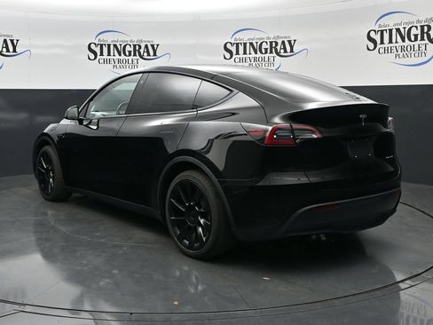 Used 2022 Tesla Model Y Long Range AWD/4WD image 5
