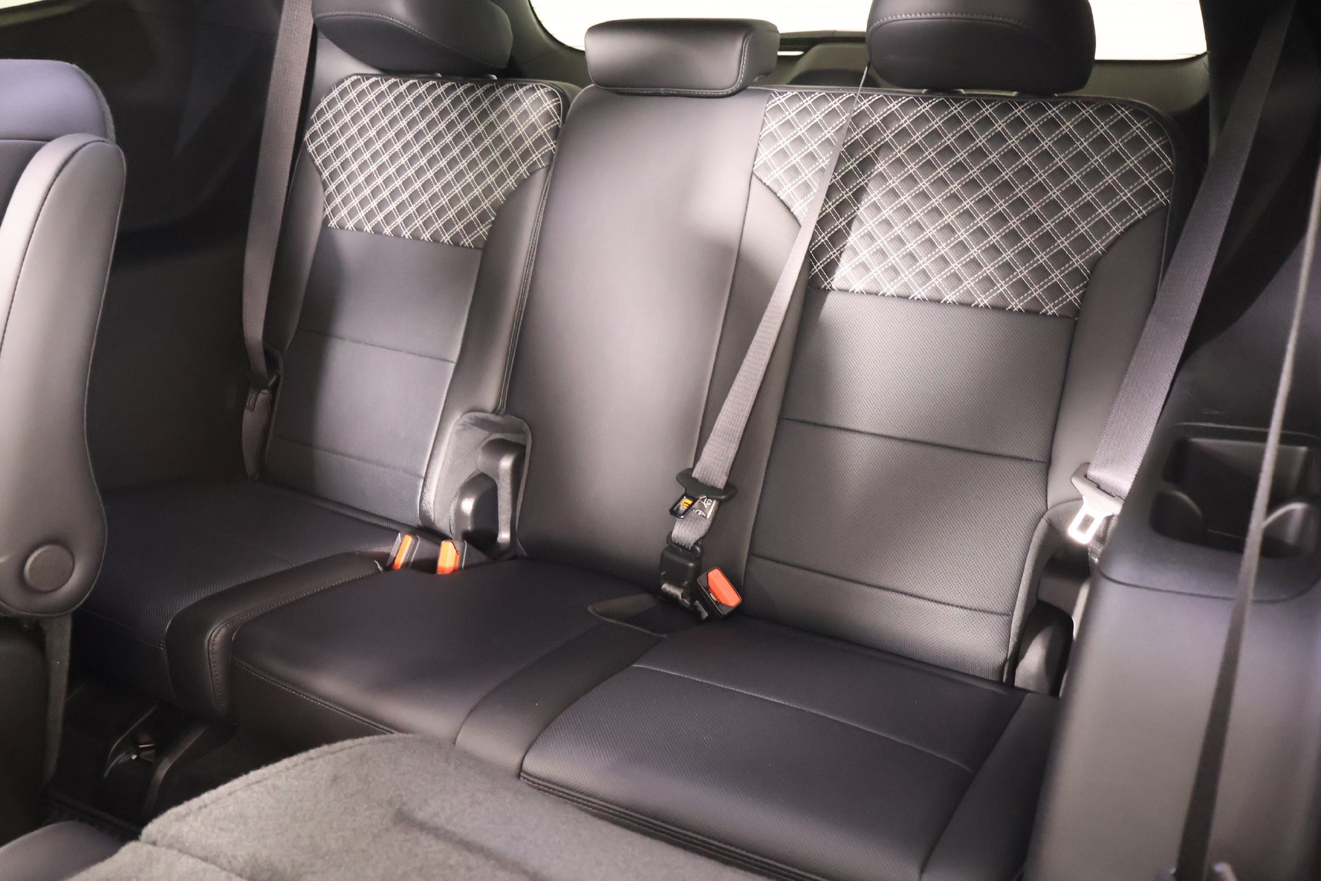Used 2025 GMC Acadia Denali FWD image 13