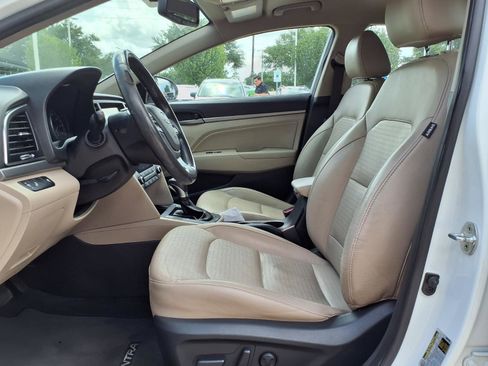 Used 2018 Hyundai Elantra Limited FWD image 17