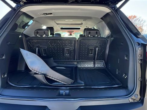Used 2021 Chevrolet Traverse RS w/ LPO, Floor Liner Package image 10