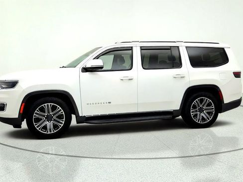 Used 2022 Jeep Wagoneer Series III AWD/4WD image 8