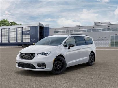 New 2025 Chrysler Pacifica Limited