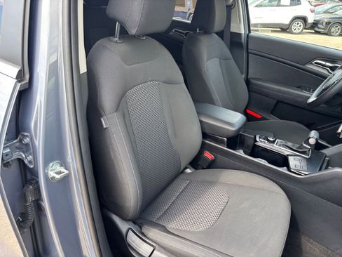 Used 2025 Kia Sportage LX image 35