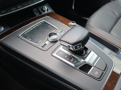 Used 2018 Audi Q5 2.0T Premium image 23