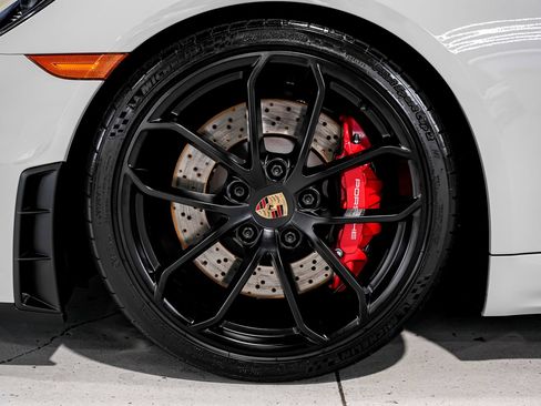 Used 2022 Porsche 718 Boxster Spyder RWD image 43