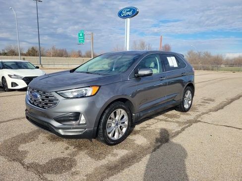 Used 2022 Ford Edge Titanium image 17