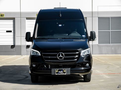 Used 2023 Mercedes-Benz Sprinter 3500 image 24