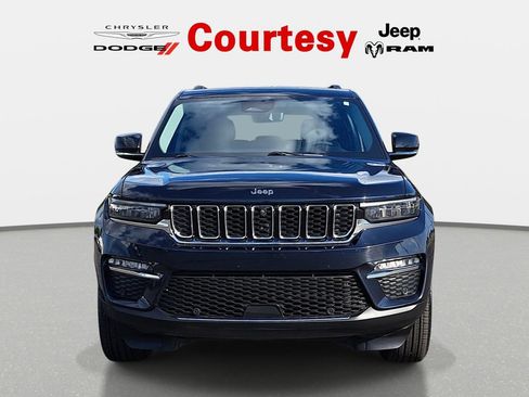 Certified 2023 Jeep Grand Cherokee Limited w/ Luxury Tech Group II AWD/4WD image 9