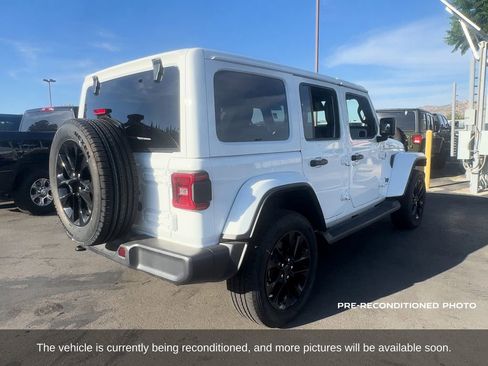 Used 2025 Jeep Wrangler Unlimited Sahara AWD/4WD image 6