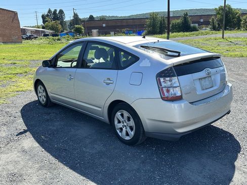 Used 2005 Toyota Prius FWD image 6