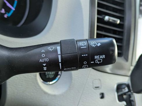 Used 2012 Toyota Sienna Limited image 26