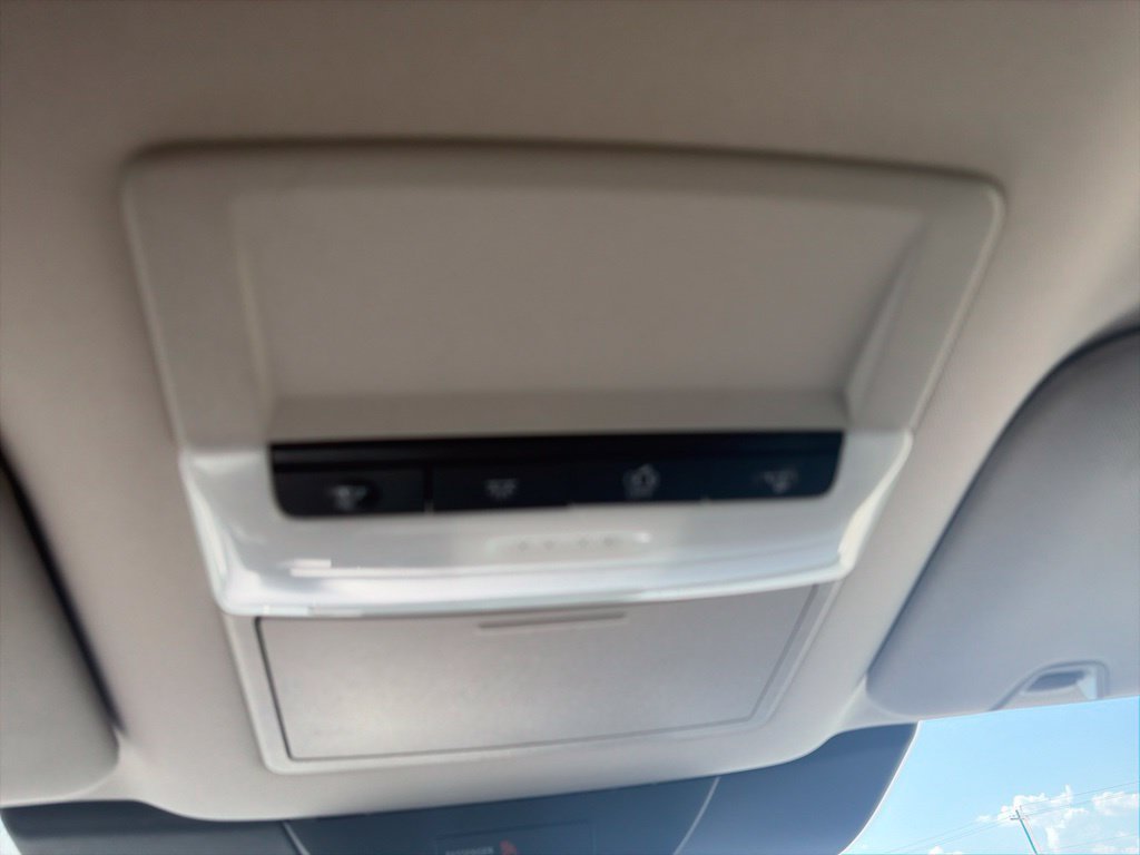 Used 2025 Nissan Pathfinder S AWD/4WD image 25