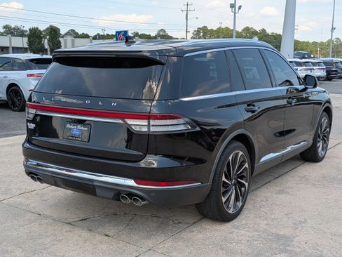 Used 2020 Lincoln Aviator Reserve w/ Equipment Group 202A image 6