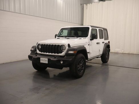 Certified 2024 Jeep Wrangler Unlimited Sport AWD/4WD image 6
