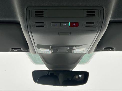 Used 2022 Volkswagen Tiguan SE image 25