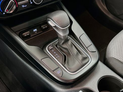 Used 2025 Kia Soul LX w/ LX Technology Package FWD image 24