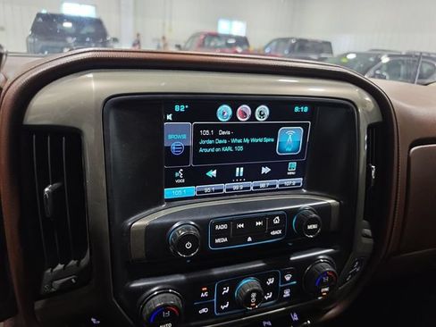 Used 2015 Chevrolet Silverado 1500 High Country w/ High Country Premium Package AWD/4WD image 8