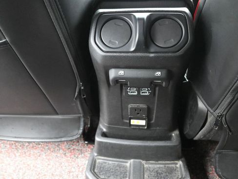 Used 2018 Jeep Wrangler Unlimited Rubicon image 14