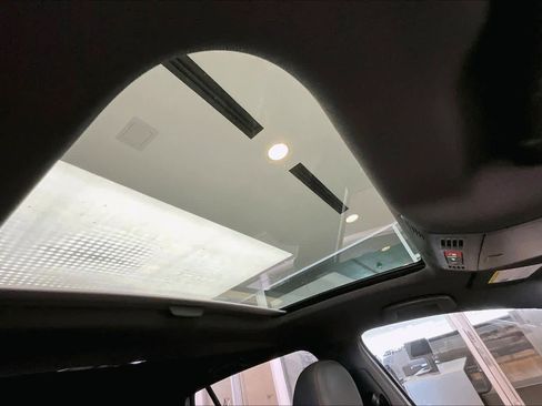 Used 2021 Volkswagen GTI SE image 12