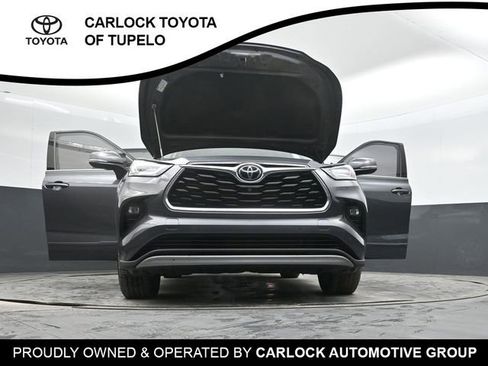 Used 2022 Toyota Highlander Platinum image 51