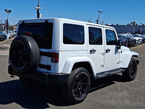 Used 2014 Jeep Wrangler Unlimited Sahara AWD/4WD image 6