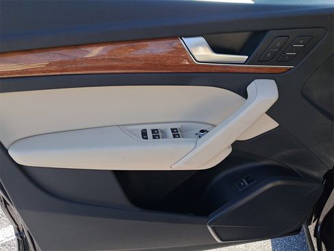 Certified 2023 Audi Q5 2.0T Premium w/ Convenience Package image 20