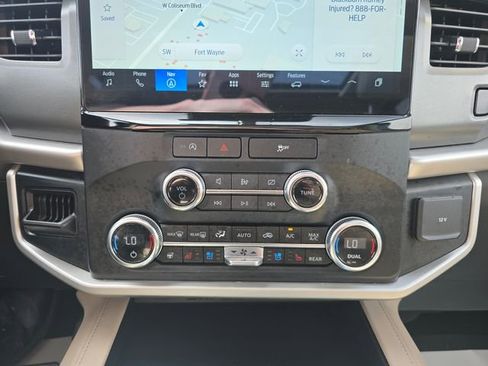 Used 2023 Ford Expedition XLT image 20