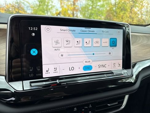 New 2026 Volkswagen Atlas SE image 10